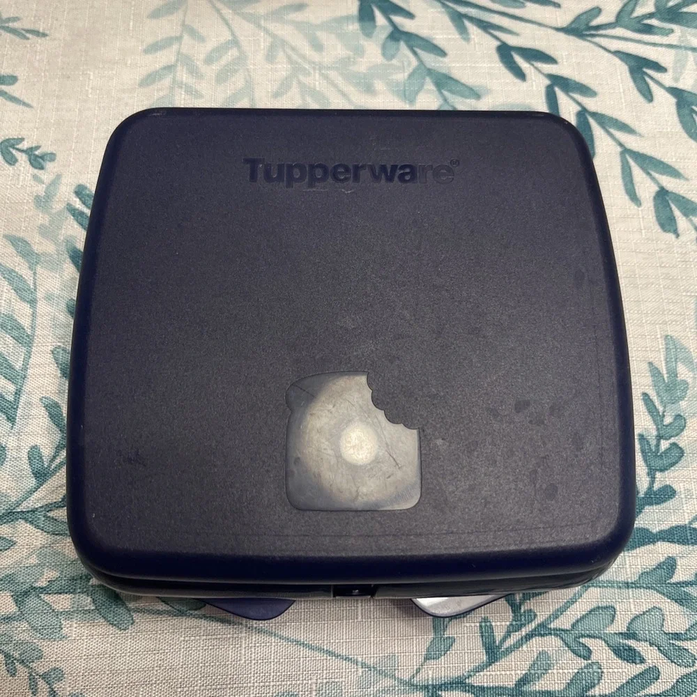 Tupperware Sandwich Keeper Used Clamshell Design‎ Blue #8203A-4 Made In Mexico